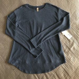 Zella top. Navy. Size small.